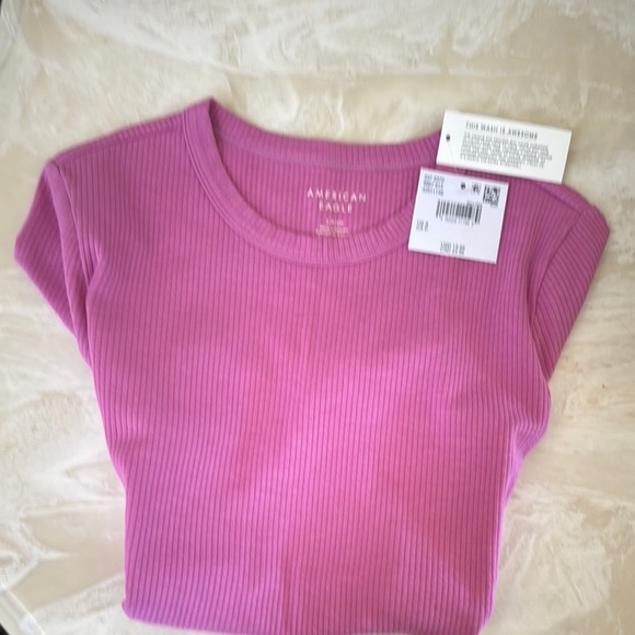 American Eagle Outfitters Vibrant Pink Tee - Picture 1 of 4